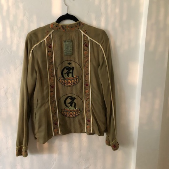 Silk Da-Nang embroidered jacket